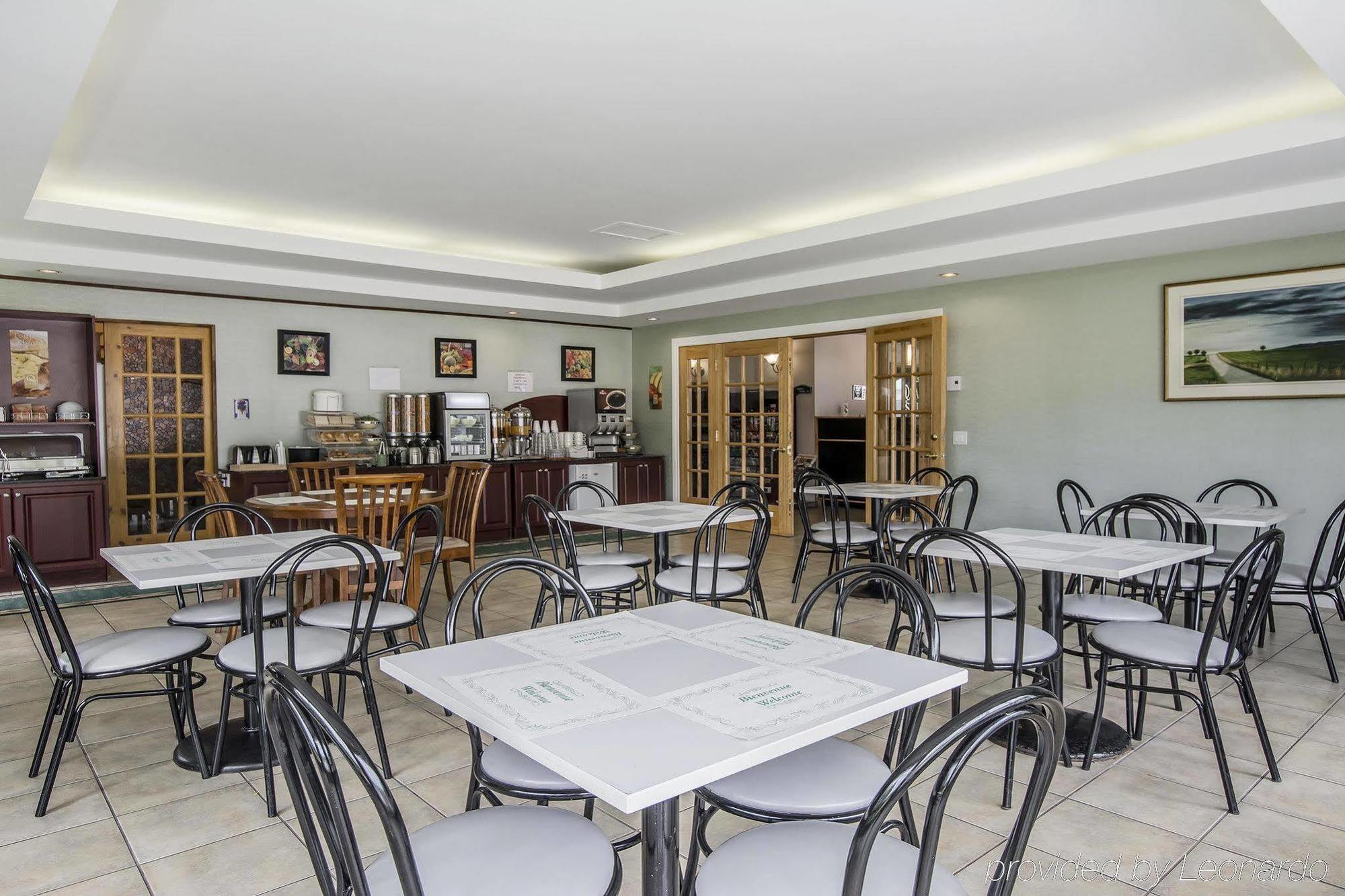 Syracuse Inn And Suites ภายนอก รูปภาพ