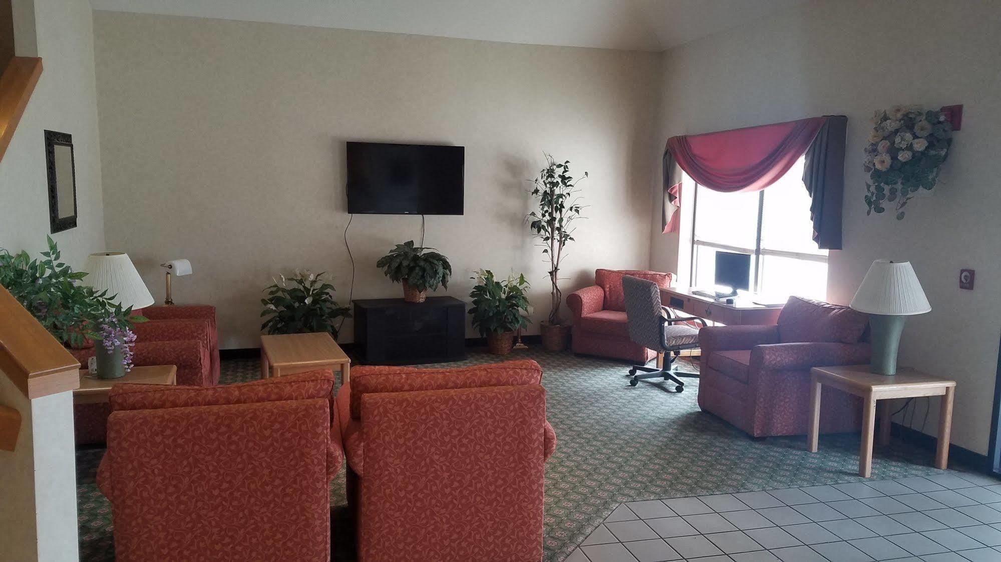 Syracuse Inn And Suites ภายนอก รูปภาพ